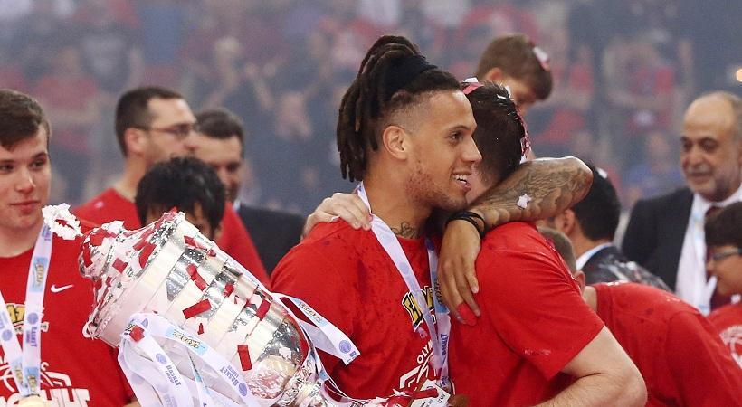 Η τρυφερή φωτογραφία του προσεχώς χαζομπαμπά Χάκετ (pic)