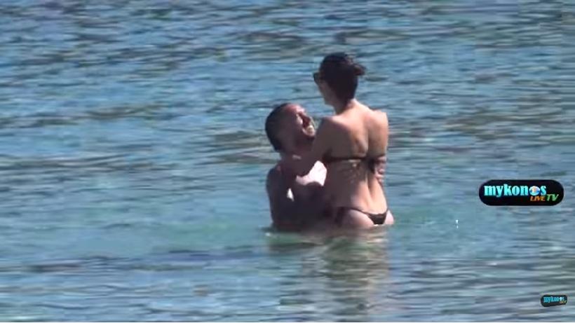 Ασυγκράτητος ο Ναπολεόνι με την Μαρτίνα (video)