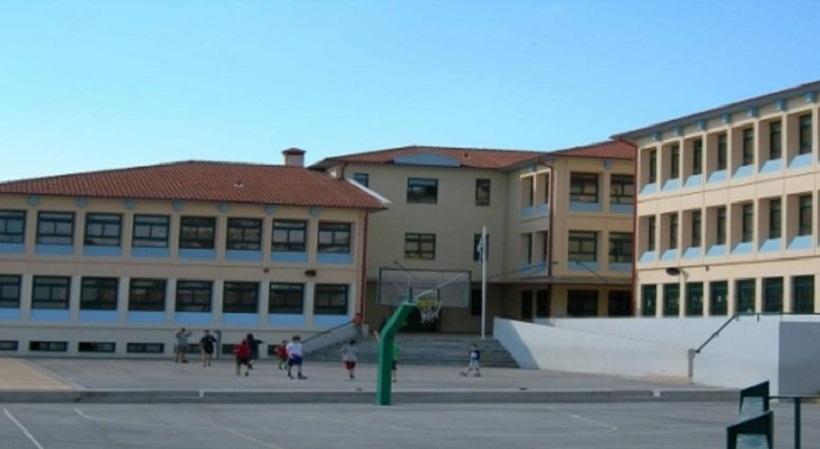 Δυο ανήλικοι και ένας 19χρονος πουλούσαν ναρκωτικά σε μαθητές