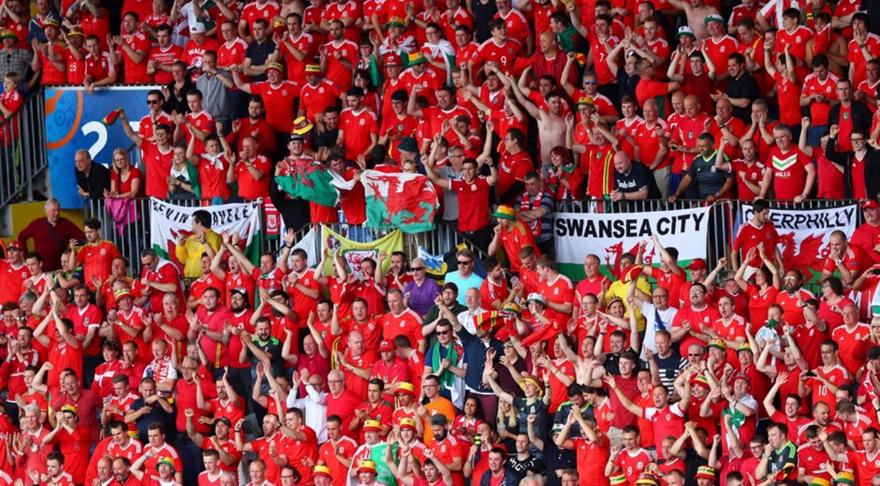 «Τρελάθηκαν» οι Ουαλοί με τη γκολάρα του Μπέιλ (video)