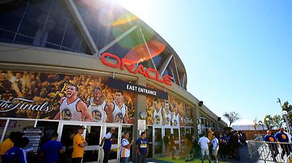 Sold out παρά τις τρελές τιμές στον έβδομο τελικό του ΝΒΑ