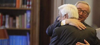 Γιούνκερ: Θαυμάζω τις προσπάθειες των Ελλήνων, ιδιαίτερα των αδύναμων