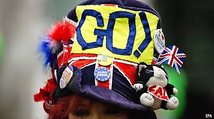 Brexit: Η αγωνία κορυφώνεται στο θρίλερ της κάλπης