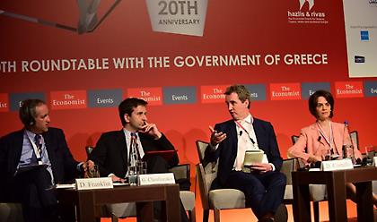 Άτυπη συνάντηση Τσακαλώτου με τους θεσμούς