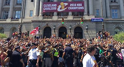 Πάνω από ένα εκατομμύριο ο κόσμος στο Κλίβελαντ! (pic)