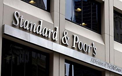S&P: Άμεση υποβάθμιση του αξιόχρεου της Βρετανίας σε περίπτωση Brexit