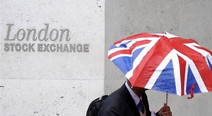 Κατάρρευση των αγορών και της στερλίνας στον απόηχο της ψήφου για Brexit