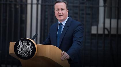 Η ατάκα Κάμερον για την παραίτηση: «Γιατί να φάω εγώ τα σκ...;»