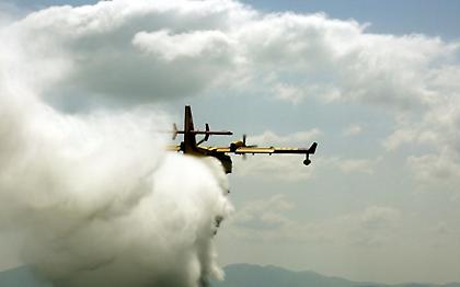 Ολονύχτια μάχη με τις φλόγες στα Δερβενοχώρια