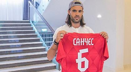 O Σέρχιο Σάντσεθ με τη φανέλα της Ρούμπιν Καζάν