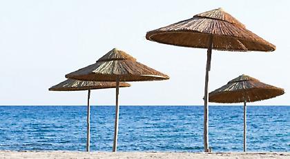 Πόσο κοστίζει το μπάνιο σε 10 οργανωμένες παραλίες της Αττικής