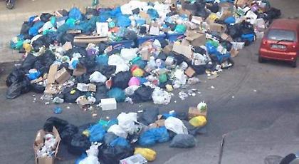 Kέρκυρα: Εκλεισε μαγαζί λόγω των σκουπιδιών -Στον αέρα η τουριστική σεζόν (pics)