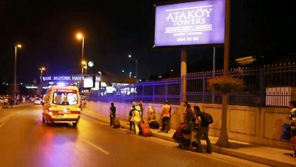 Πανικός στην Κωνσταντινούπολη: Τρέχουν επιβάτες στο αεροδρόμιο (video)