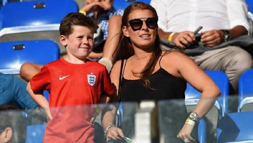 Η Κολίν Ρούνεϊ «άνοιξε» πόλεμο στη Sun (pics)