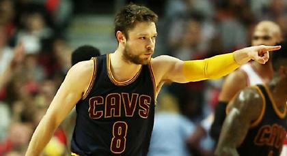 Αφήνει τους Καβαλίερς για τους Μπακς ο Ντελαβεντόβα