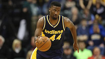 Στους Πέλικανς ο Σόλομον Χιλ