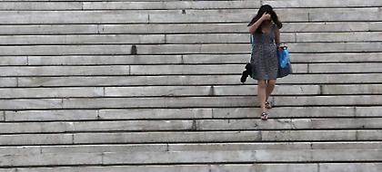 Οι ανατροπές στα εισοδήματα - Ποιοι μισθοί και συντάξεις μειώνονται και πόσο