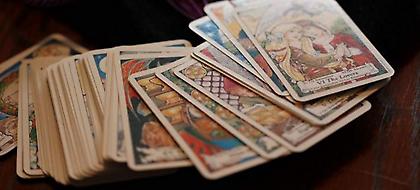 Το... μέντιουμ των διασήμων στη «φάκα» της Αστυνομίας -Έκαναν μέχρι και τουρνέ στα νησιά (pics)