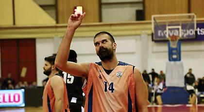 Ανανέωσε με τρεις ο Φάρος