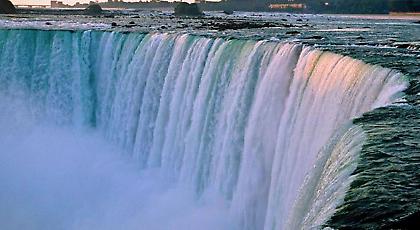 Θέαμα που κόβει την ανάσα -Drone καταγράφει από ψηλά τους καταρράκτες του Νιαγάρα