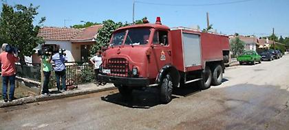 Συνέβη στην Κρήτη -Τουρίστας κάλεσε την πυροσβεστική γιατί ξεκόλλησε η σόλα του παπουτσιού του