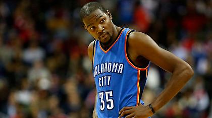 Ξεκίνησαν να καίνε φανέλες του Ντουράντ! (video)