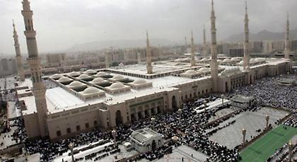 Επίθεση αυτοκτονίας σε τζαμί του Μωάμεθ στη Μεδίνα! (pics+video)