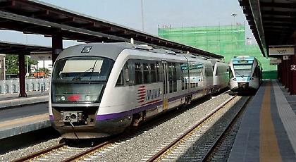 Συνεχίζουν τις κινητοποιήσεις τους οι εργαζόμενοι σε τρένα και προαστιακό