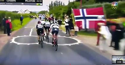 ΕΠΟΣ: Ποδηλάτες στον γύρο της Γαλλίας περνούν πάνω από ένα τεράστιο πέος (video)