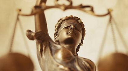 Αντίθετοι οι δικηγόροι στο «αναβολόσημο», την κατάργηση υποθηκοφυλακείων και τη νομική βοήθεια