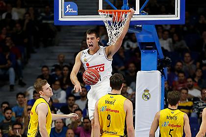 Στους Νικς ο Ερνανγκόμεθ