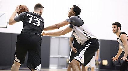 Δουλεύει και καρφώνει ο Παπαγιάννης (video)