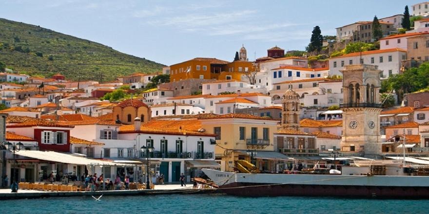 Η Ύδρα στα 17 άγνωστα νησιά της Ευρώπης που πρέπει οπωσδήποτε να επισκεφθείς