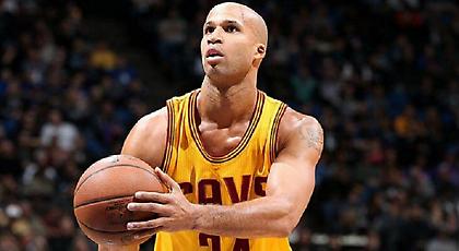 Ανατροπή: Παραμένει ο Τζέφερσον στους Καβαλίερς