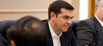 Το Μαξίμου τρέχει να προλάβει πριν τα φθινοπωρινά ζόρια