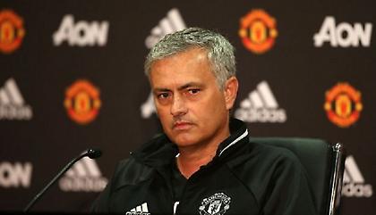 Οι… πεταλιές του Μουρίνιο στην Μάντσεστερ (pic)