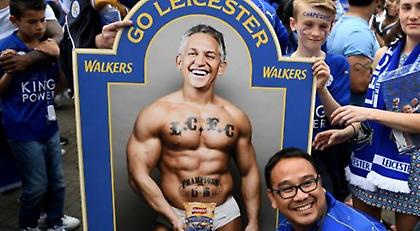 Πρεμιέρα με τα... σώβρακα ο Λίνεκερ