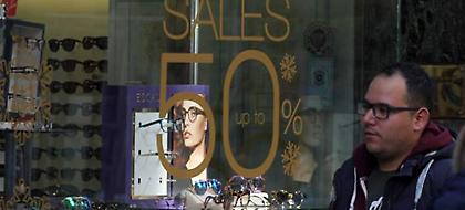 Συνήγορος Καταναλωτή: Εξι συμβουλές για έξυπνες αγορές στις εκπτώσεις