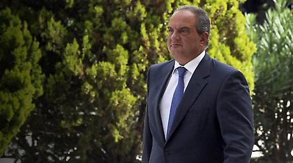 Στο μυαλό του Τσίπρα: Πρόεδρος από το λαό με το βλέμμα στον Καραμανλή