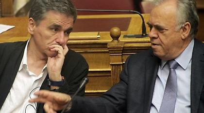 Δραγασάκης - Τσακαλώτος επιχειρούν παρέμβαση για τις τράπεζες