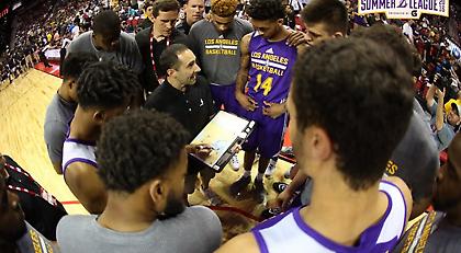 Δεν έπαιξε στο πρώτο ματς των Πέλικανς ο Γιάνκοβιτς, καλός με Λέικερς ο Όγκαστ