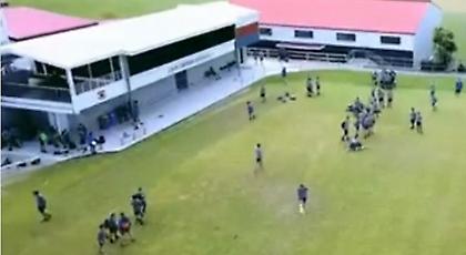 Αυτό θα πει ευστοχία: Πιτσιρικάς ρίχνει drone με… βολέ! (video)