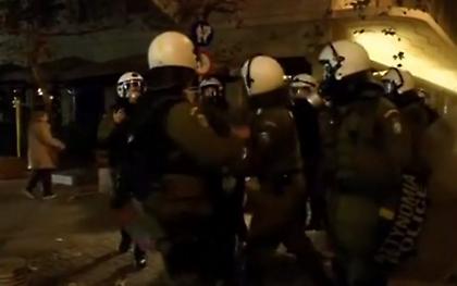 Ένταση τη νύχτα στο Πολυτεχνείο