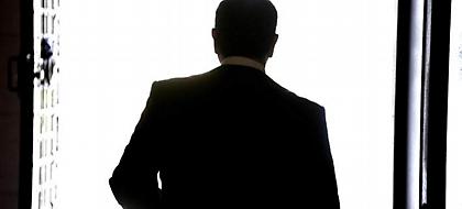 Εκλογικός νόμος: Παρασκηνιακές προσπάθειες Μαξίμου για να μαζέψει τους 200