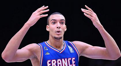 «Ψηλώνει» με Γκομπέρ η Γαλλία