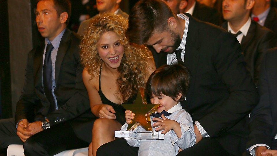 Η Σακίρα προσπαθεί να βγάλει selfie και ο Πικέ την τρολάρει! (video)