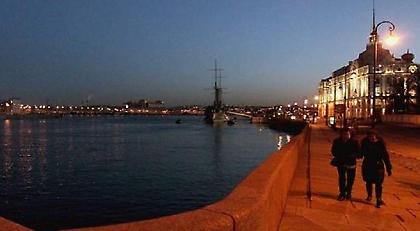 Ο Πούτιν έγινε τουριστική ατραξιόν -Πού γεννήθηκε, πού έπαιζε ως παιδί, πού πήγε στο πρώτο ραντεβού