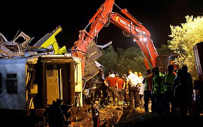 Θρήνος στην Ιταλία μετά τη σιδηροδρομική τραγωδία