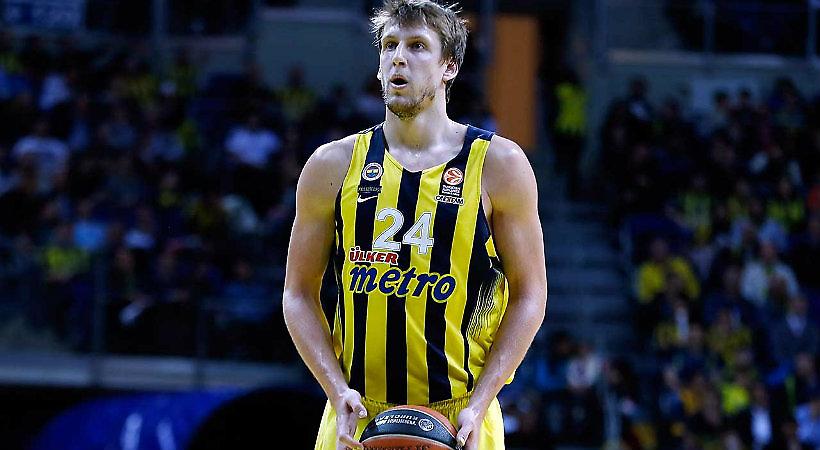 Χαλαρώνει στη Μύκονο ο Βέσελι (pics)