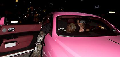 Στο Χόλιγουντ με ροζ Rolls-Royce και νέο λουκ ο Πογκμπά